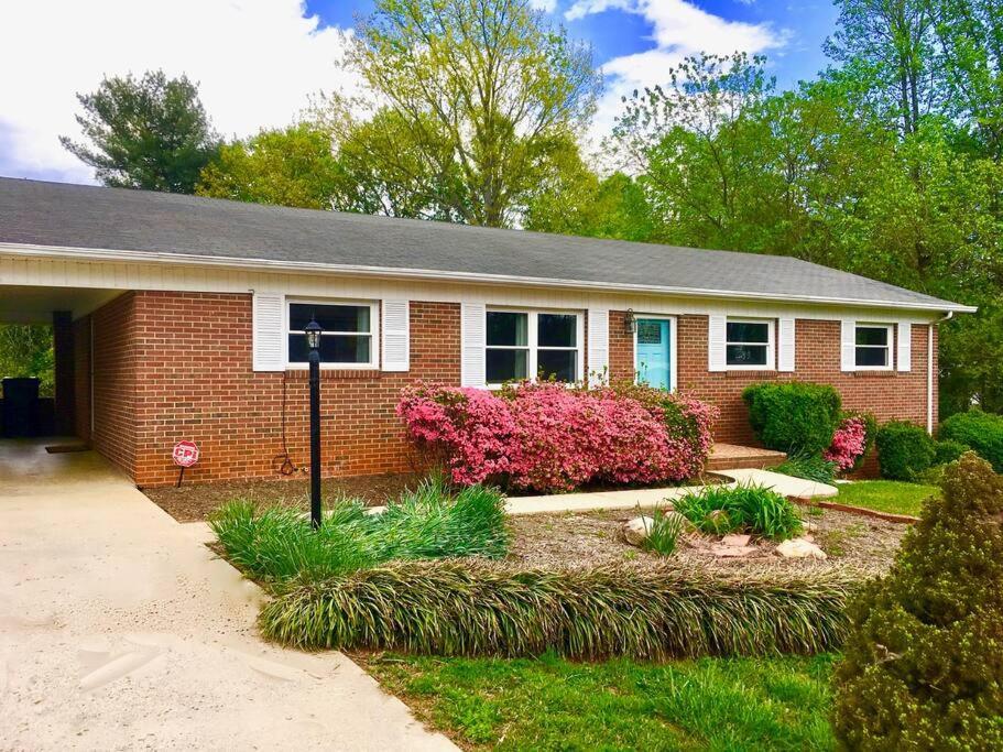 Humble Abode Hotel Hickory Exterior foto